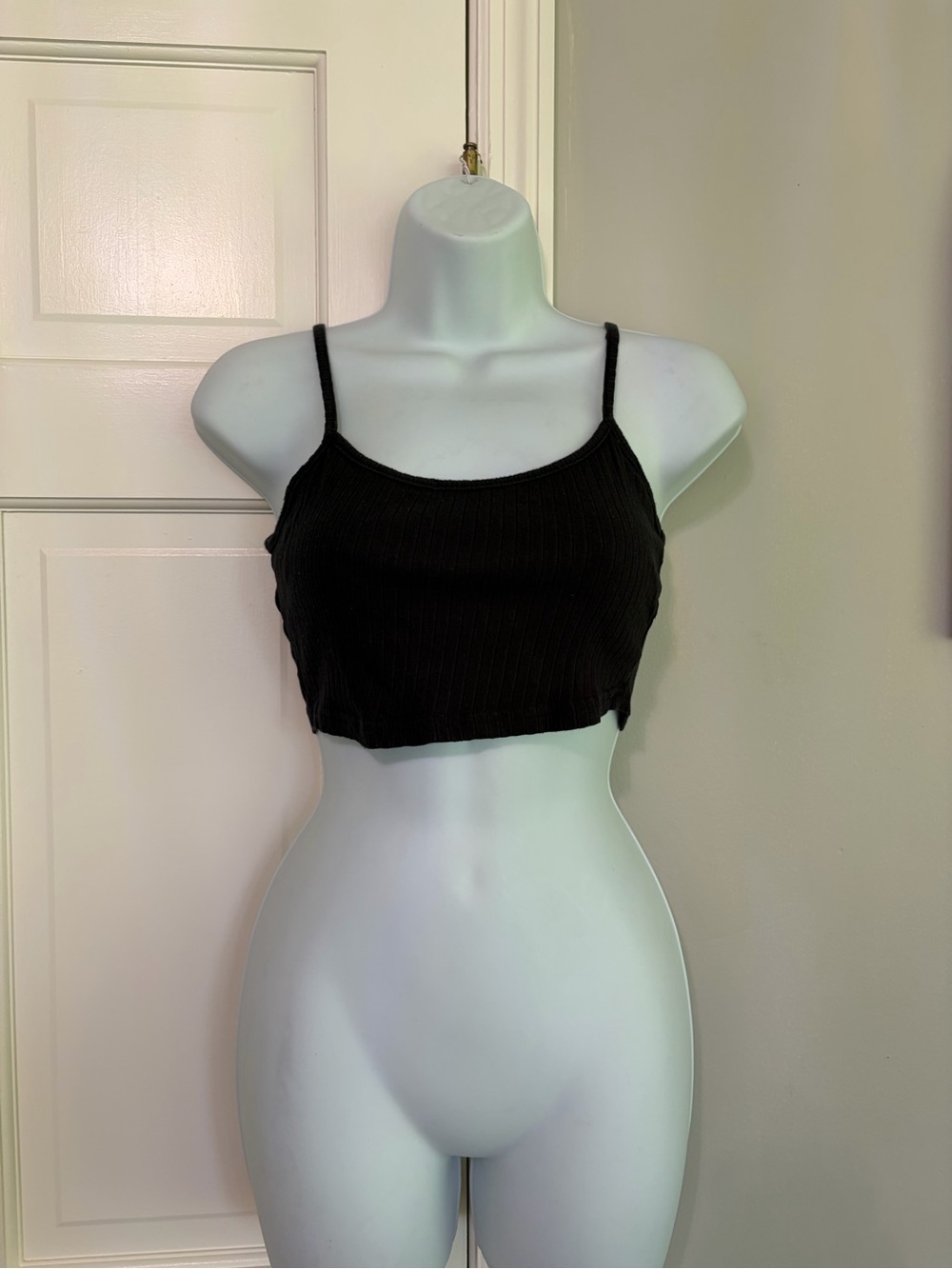 SHEIN Black Ribbed Cropped Camisole Tank